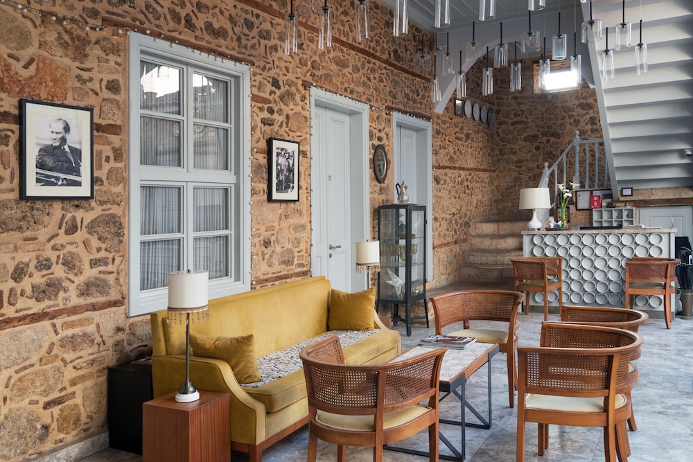 Delight Deluxe Boutique Hotel 65/79