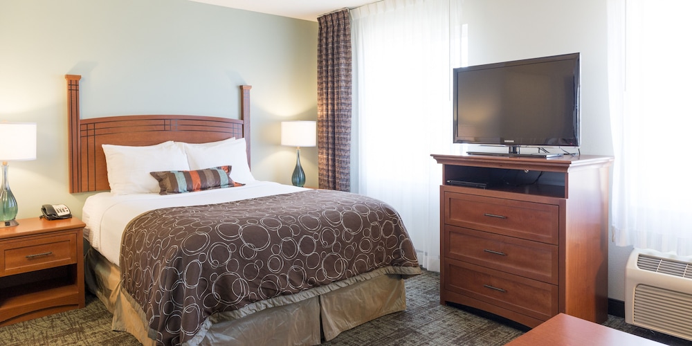Staybridge Suites Fargo 7/53