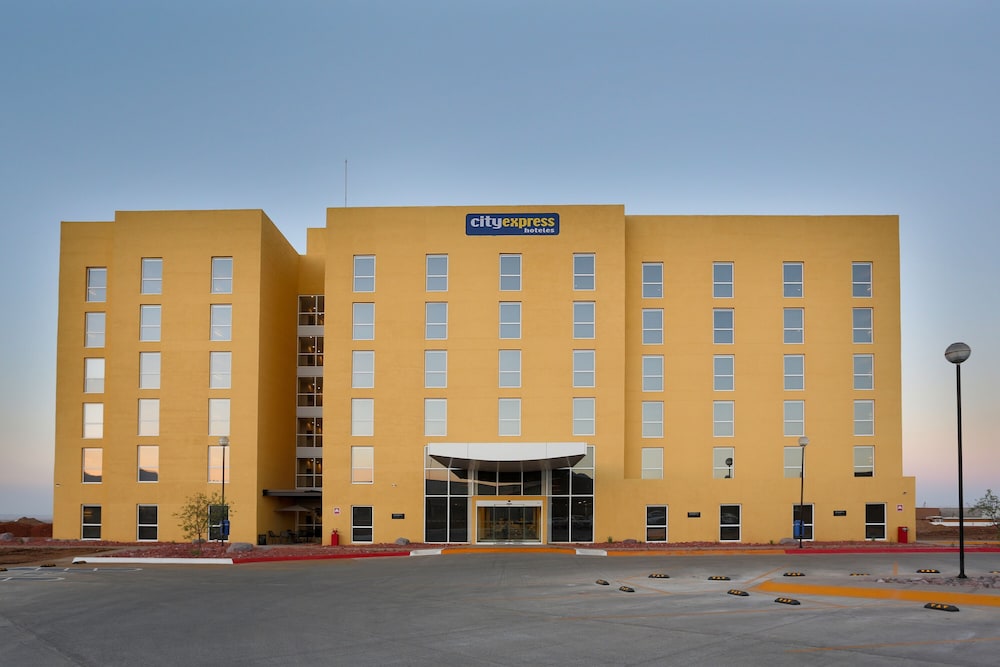 City Express by Marriott Apizaco 1/55