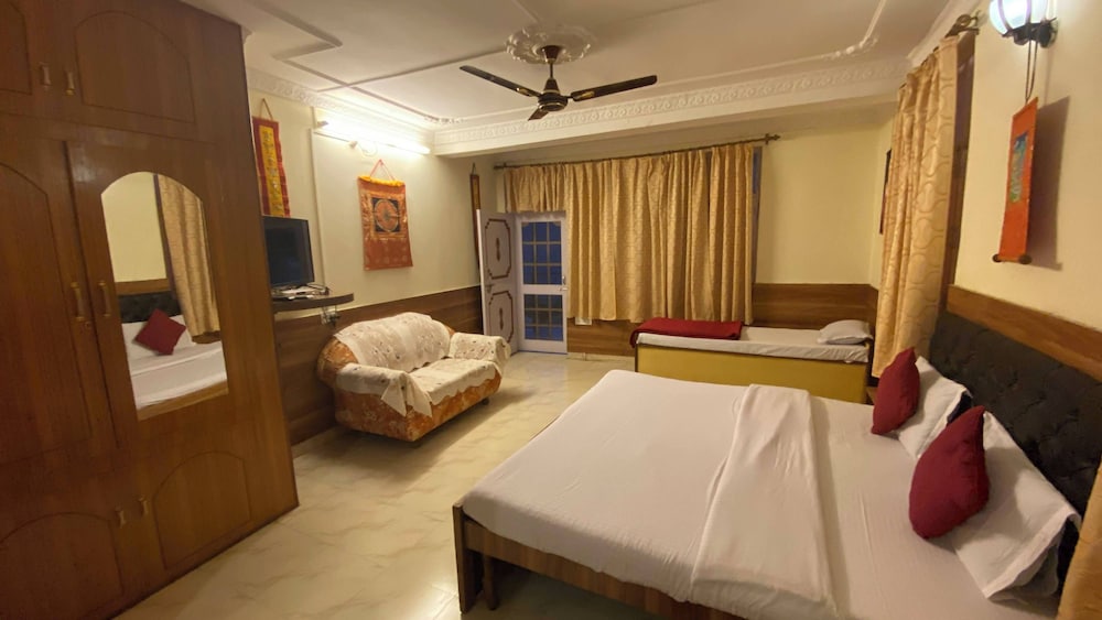 Hotel Ekant Lodge 18/50