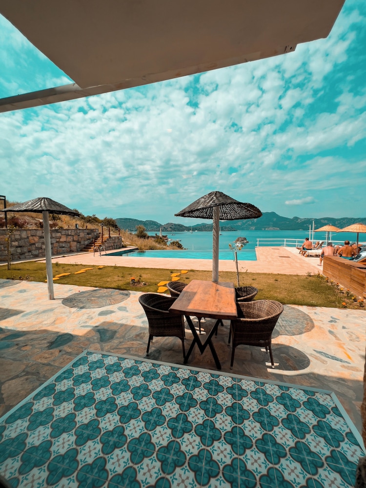 Alice Tatil Evi 23/30