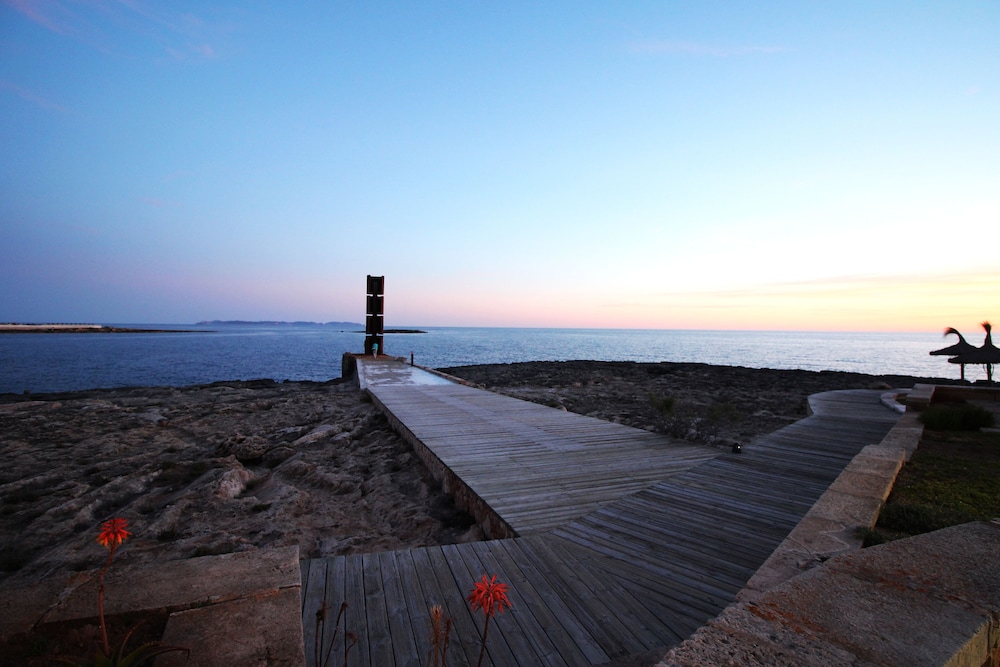Universal Hotel Cabo Blanco Adults Only 69/75