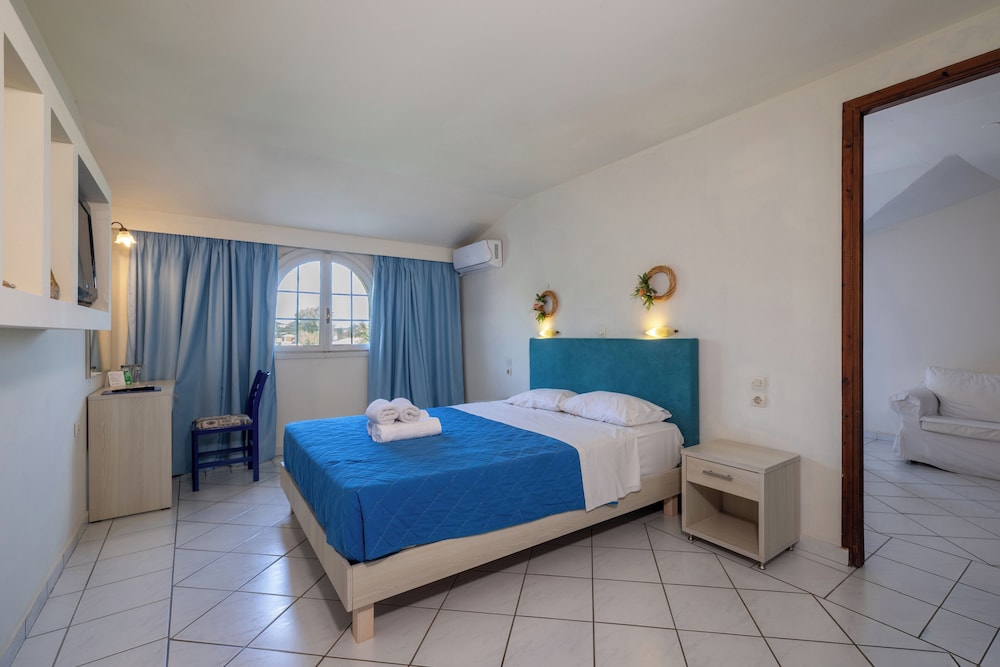 Porto Koukla Beach Hotel 32/89