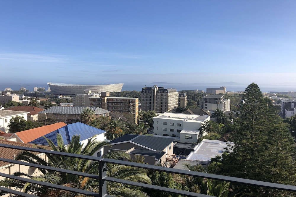 The Tree House Boutique Hotel in CAPE TOWN - WESTERN CAPE