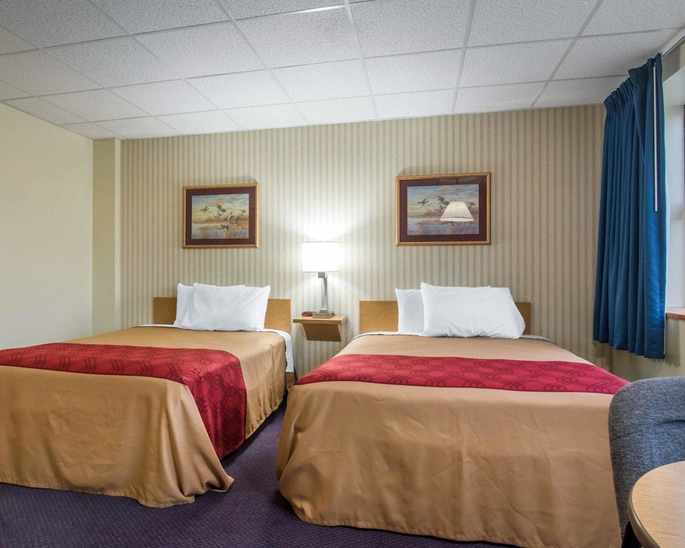 Econo Lodge Manchester, NH 6/28