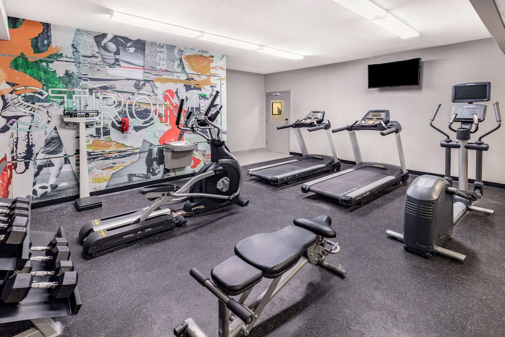 La Quinta Inn & Suites by Wyndham Ardmore 12/23