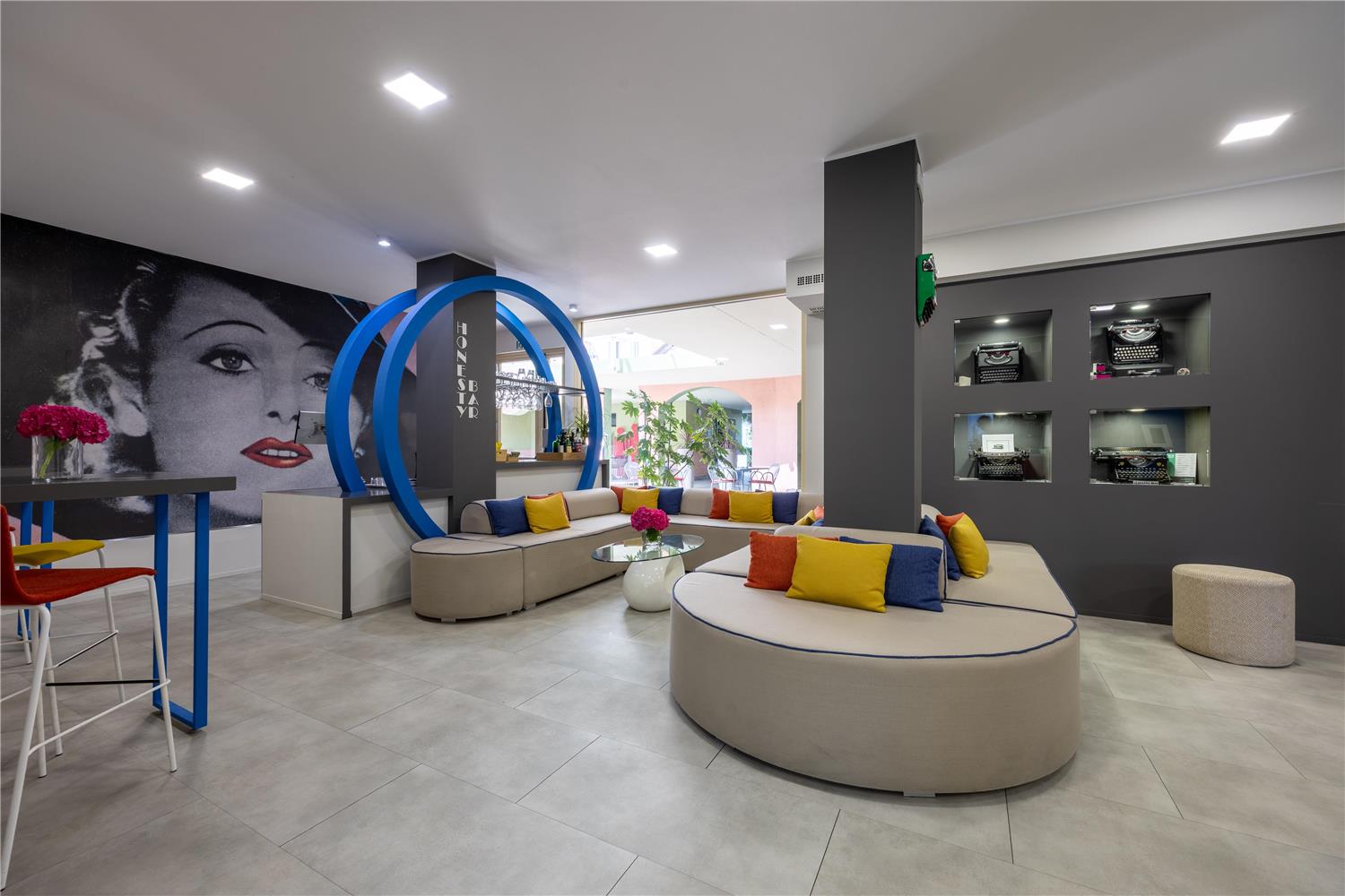 La Villa, Sure Hotel Collection by Best Western 64/76