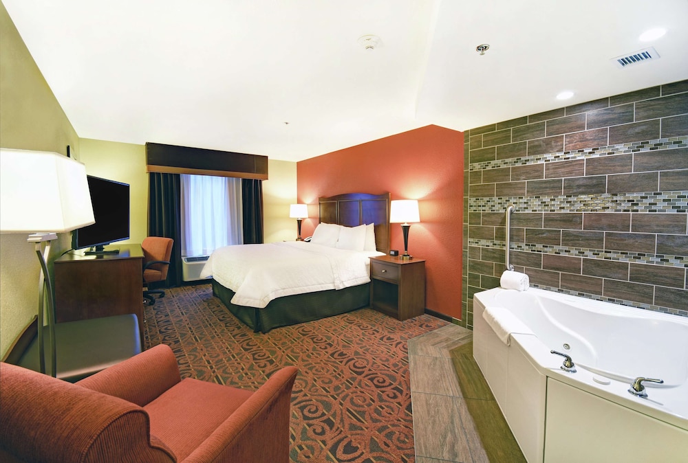 Hampton Inn and Suites Milwaukee Franklin 21/44