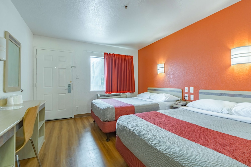 Motel6 Ft. Pierce, FL 21/60