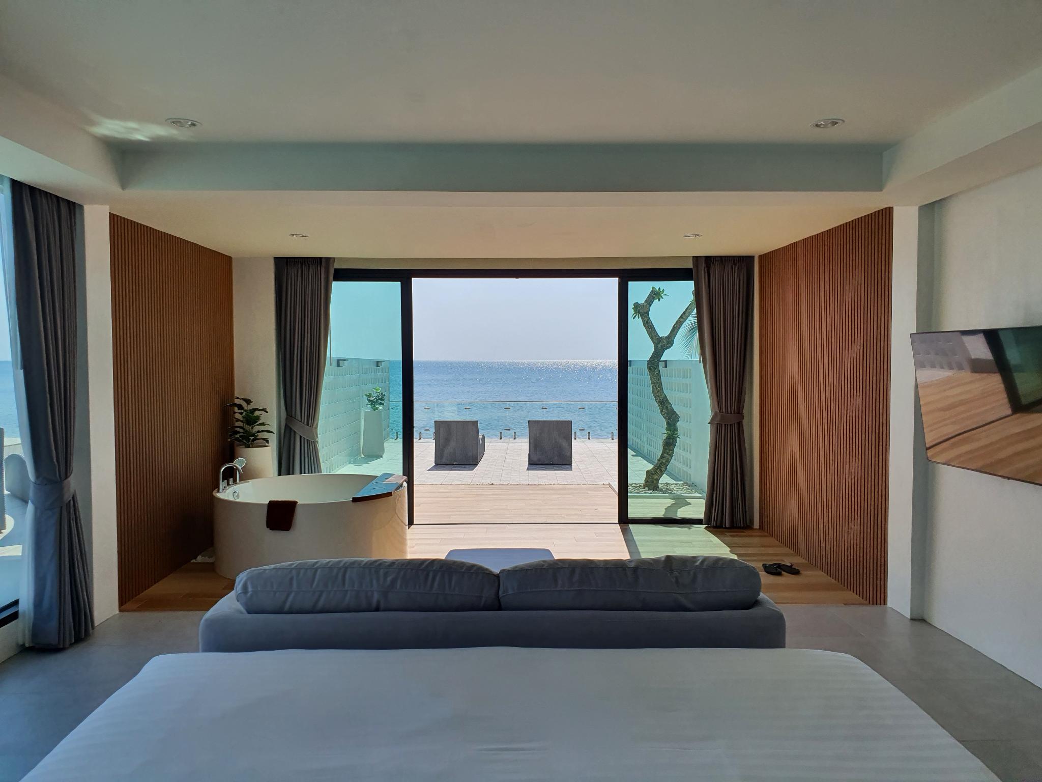 Rattana Pura Beach Resort 15/54