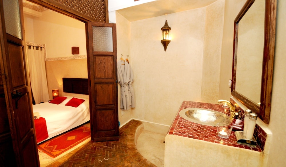 Riad Elias 33/72