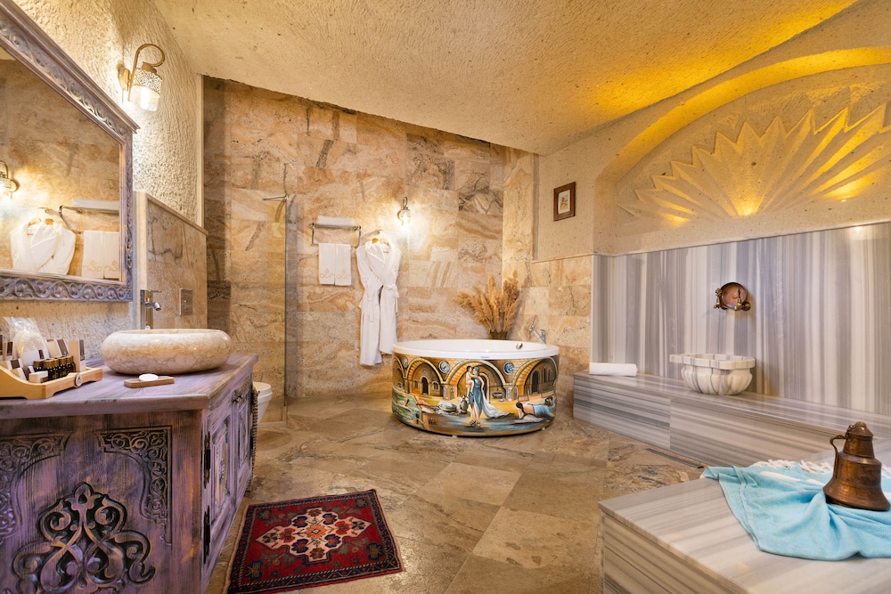 Acer Cave Hotel 41/67