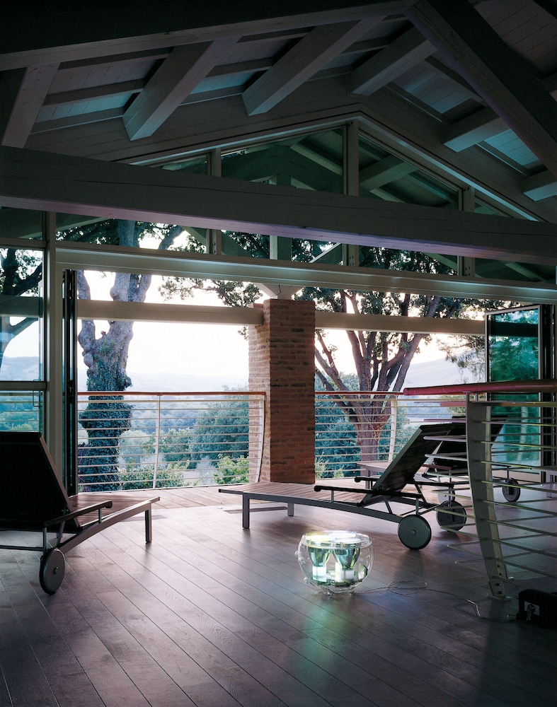Urbino Resort 41/75