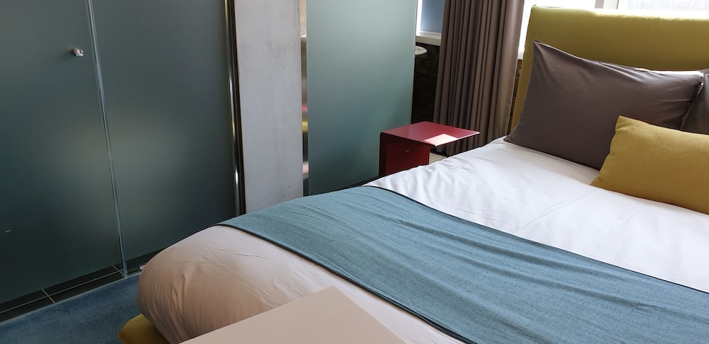 Cocomo Hotel And Gallery 34/54