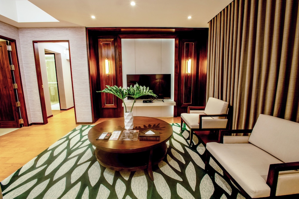 Harvest Hotel 46/68