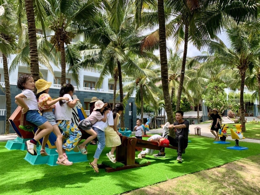 Sonata Resort & Spa 66/70