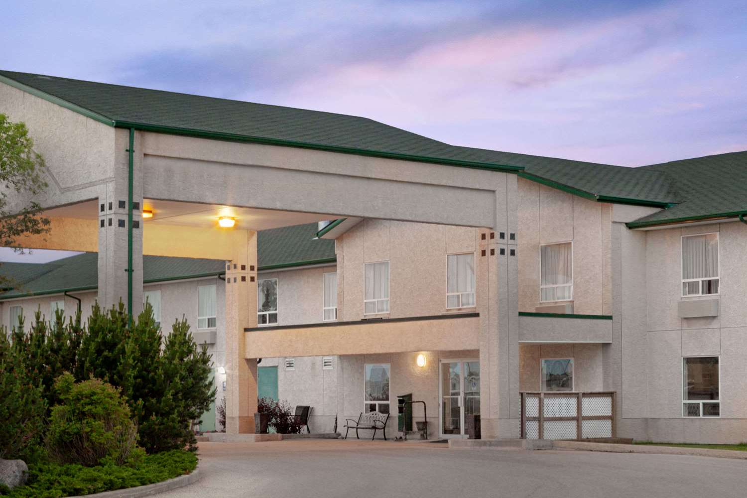 Super 8 By Wyndham Morden 1/13