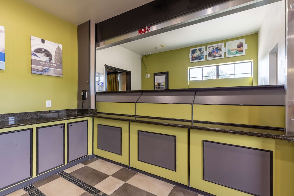 Lobby at Studio6 Bay City, TX, BAY CITY - TX