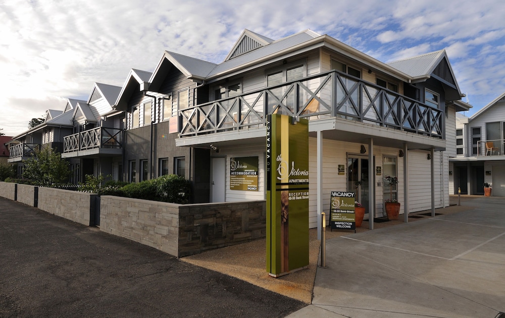 The Victoria Apartments 1/33