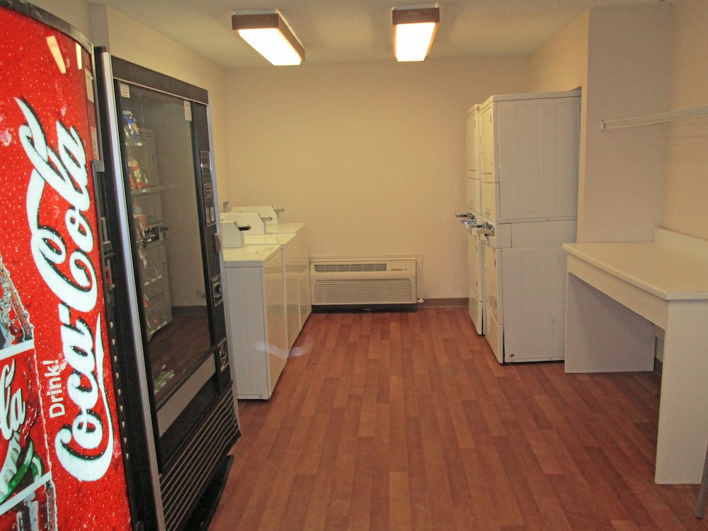 Hawthorn Extended Stay by Wyndham Bedford / Dallas 34/49