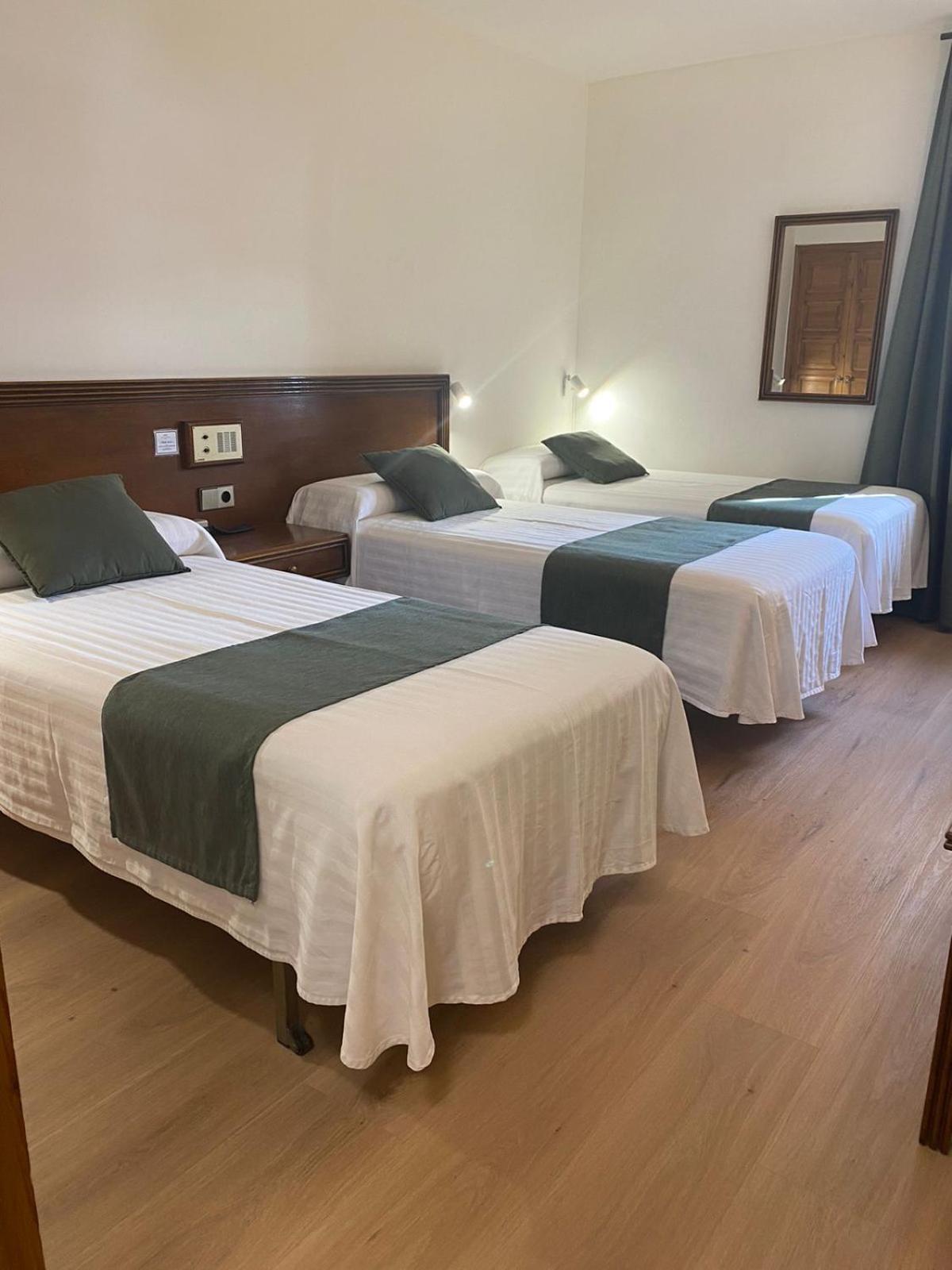 Room, Triple, 3 Beds