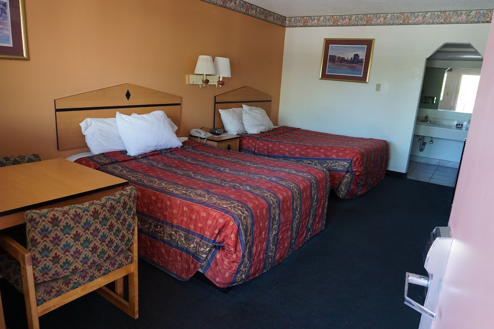 Night Inn Globe 11/49