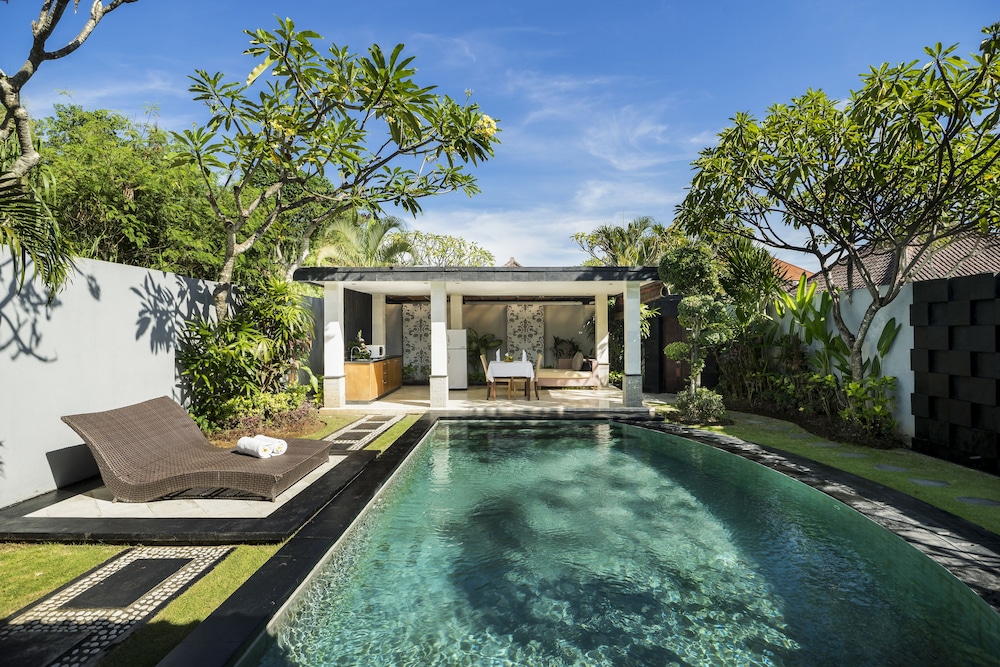 LA BEAU KUNTI VILLA 28/33