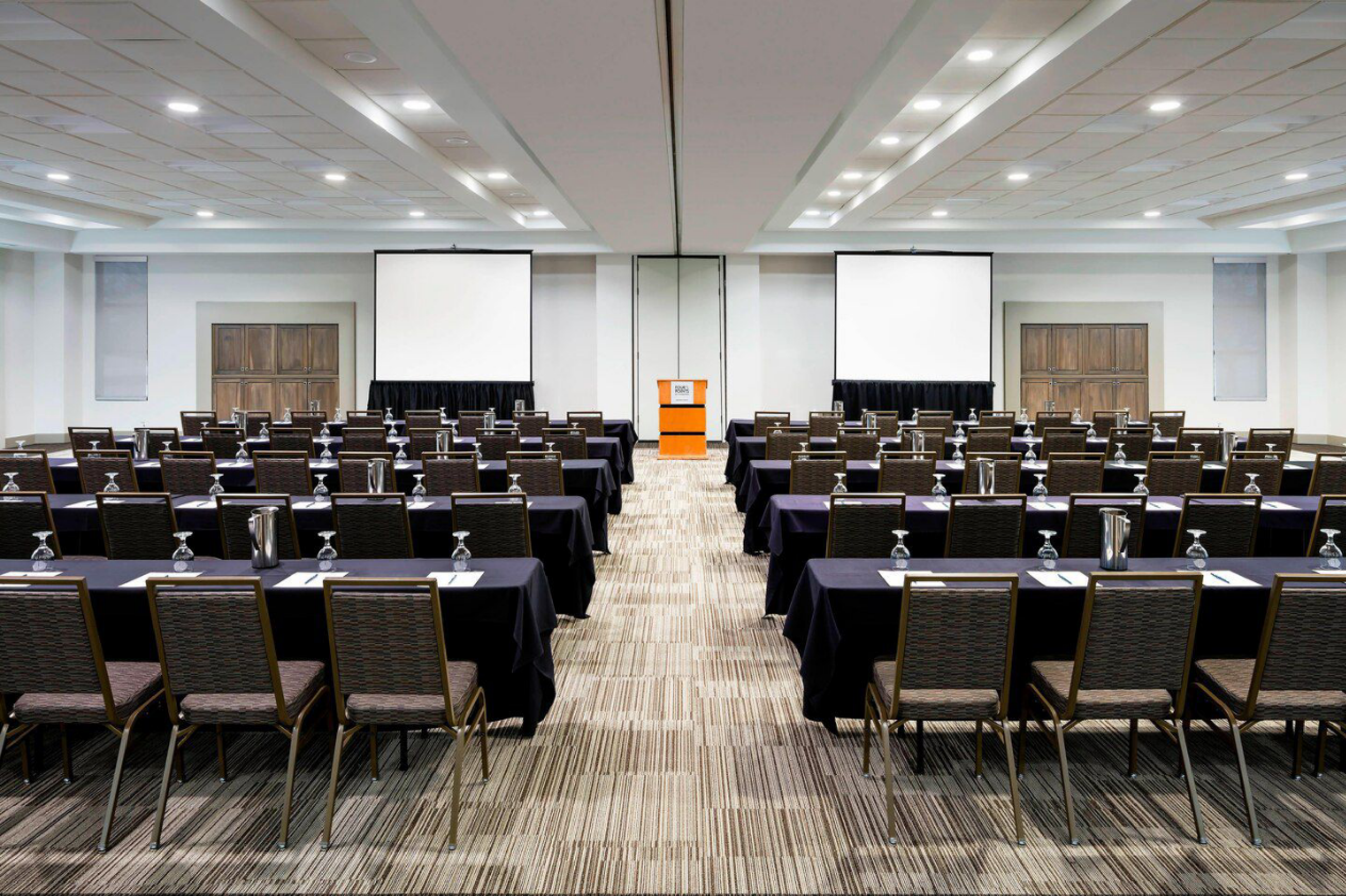 Holiday Inn Cincinnati Liberty Way an IHG Hotel 39/44