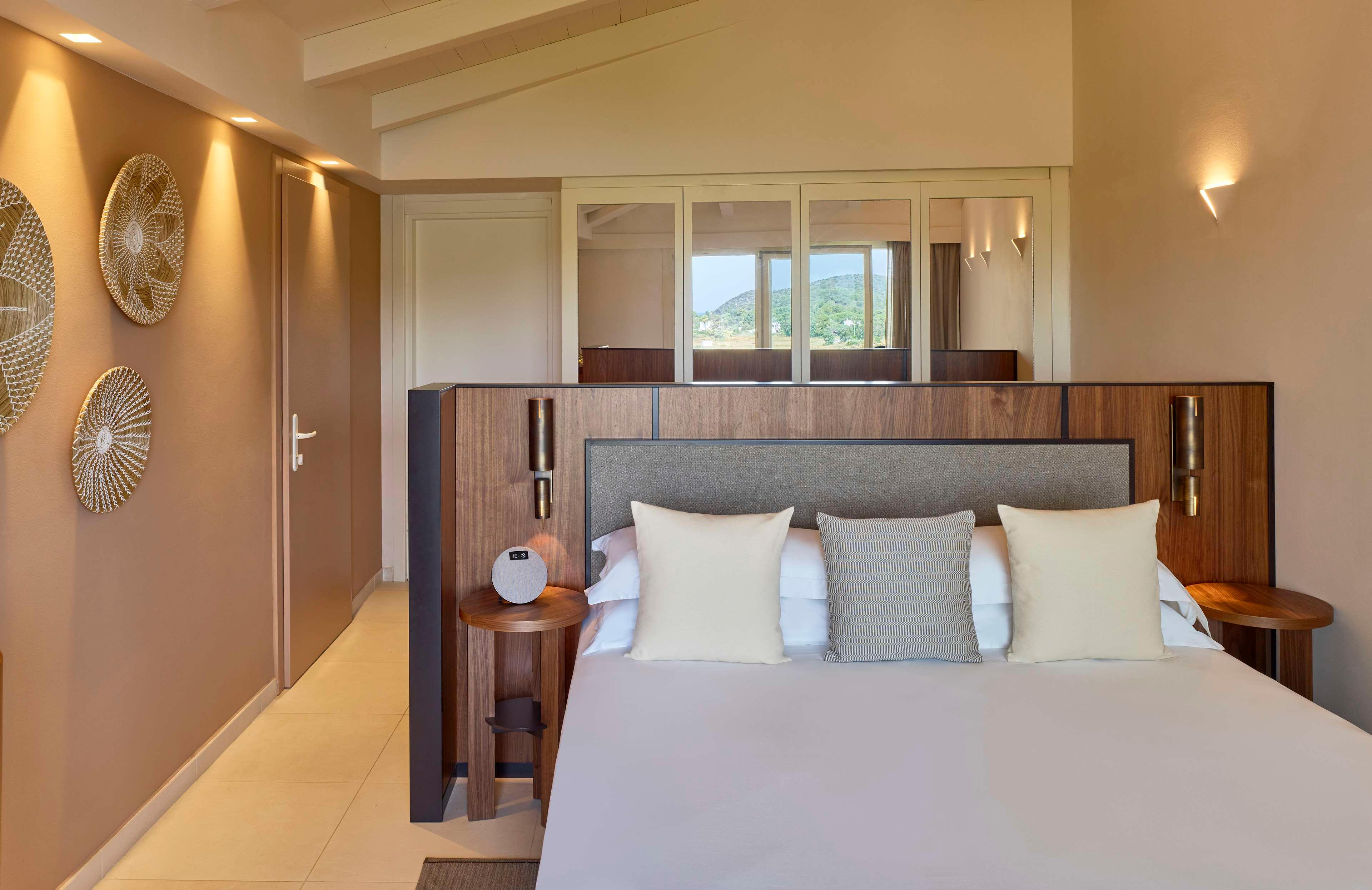 Connecting, Deluxe, Family, King Bed, Lagoon View