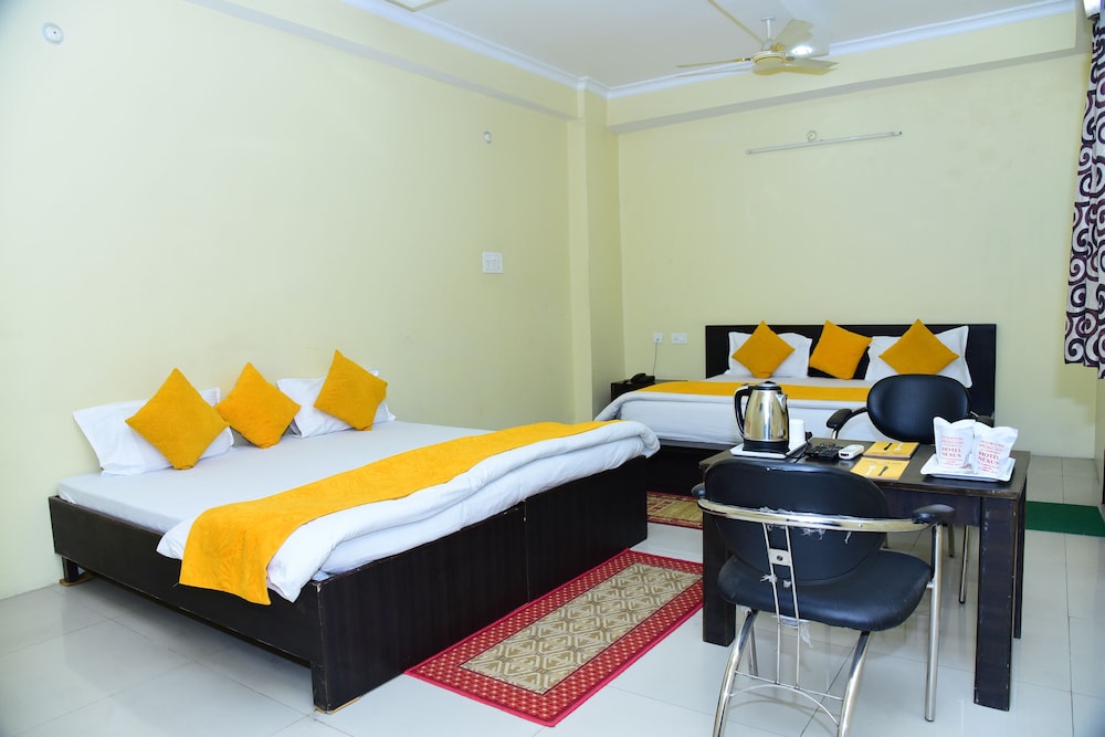 FAMILY, QUADRUPLE, MULTIPLE BEDS, CITY VIEW, PRIVATE BATHROOM