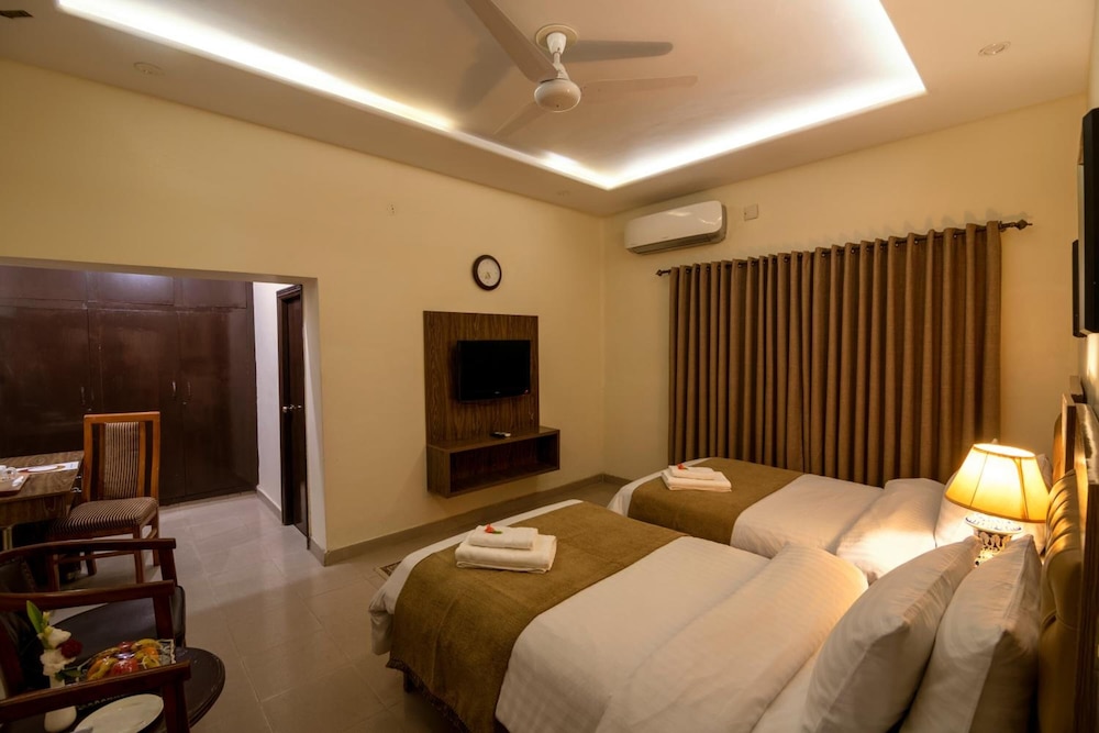 Hotel One Lalazar Multan 7/29