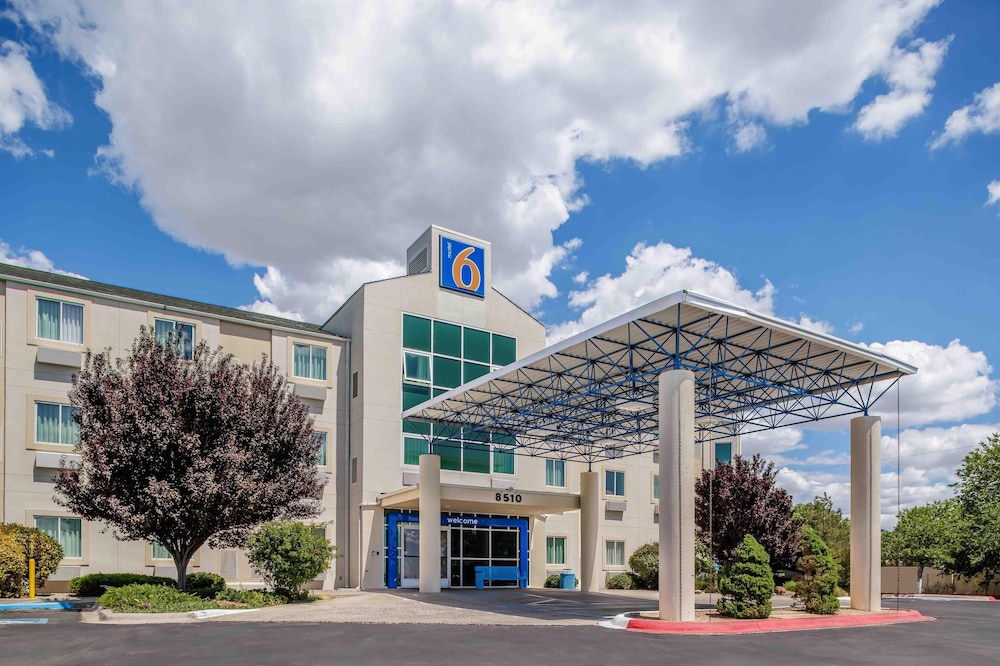 Motel6 Albuquerque, NM - North 54/62