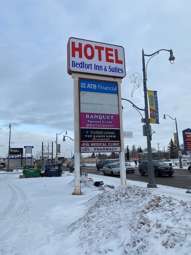 Howard Johnson Hotel Edmonton AB 3/30