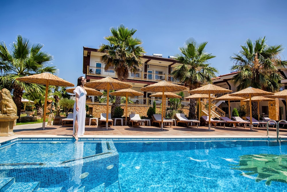 Greek Pride Hotel 4/50