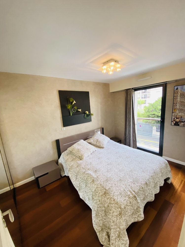 Carlton Riviera 15/50