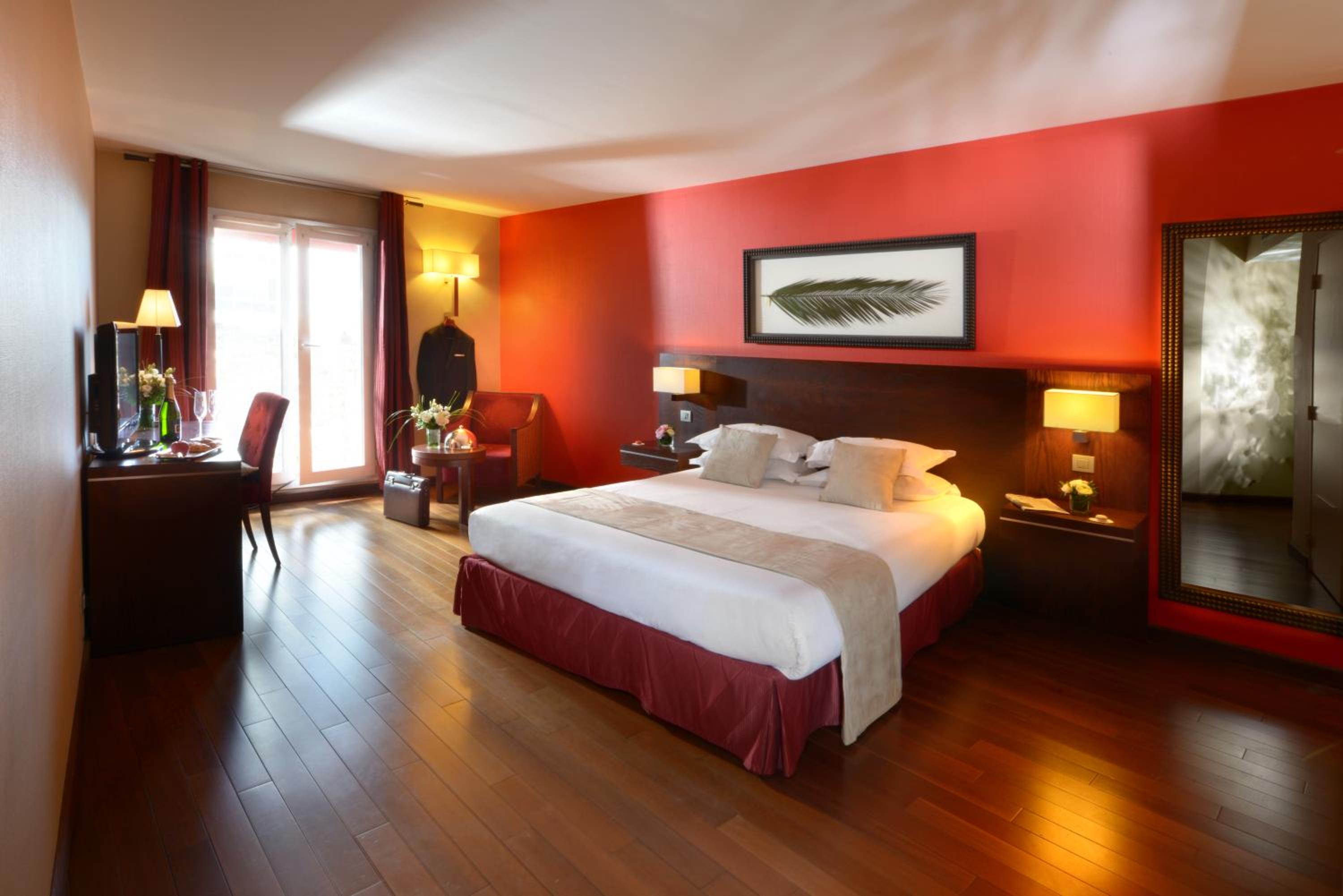 Superior, Queen Bed