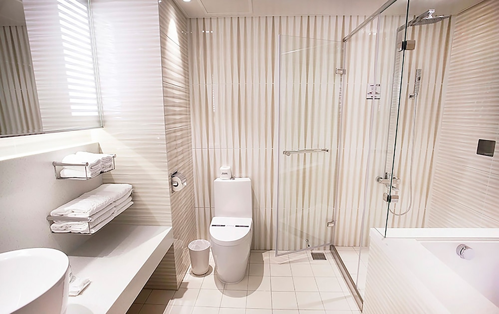 Royal Group Hotel Minghua Branch 41/43
