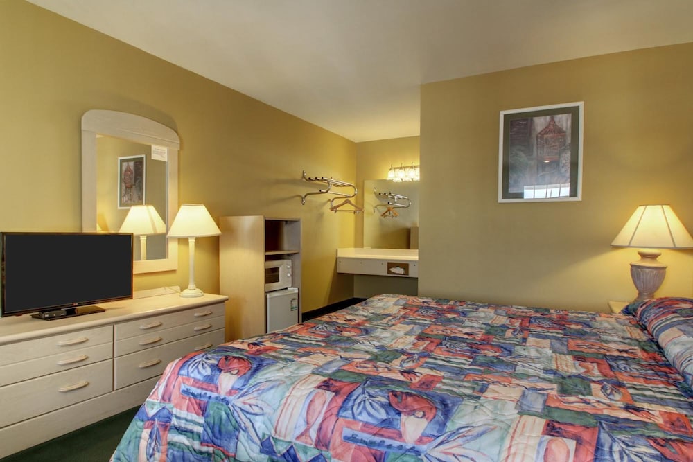 Key West Inn Childersburg 15/40