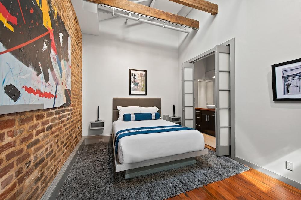 3 Bedrooms, Exclusive, Suite, Pool Access