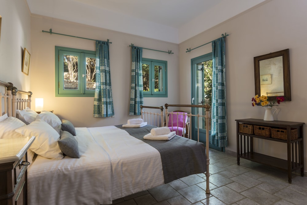 Electra Beachfront Villa 9/50