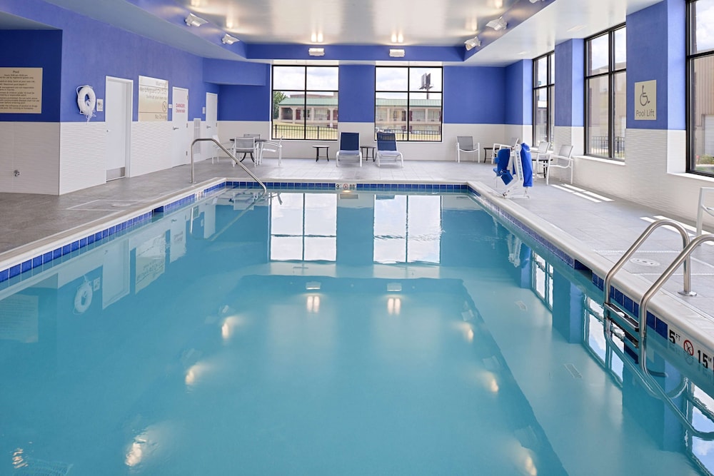 Hampton Inn & Suites Cincinnati-Mason 2/31