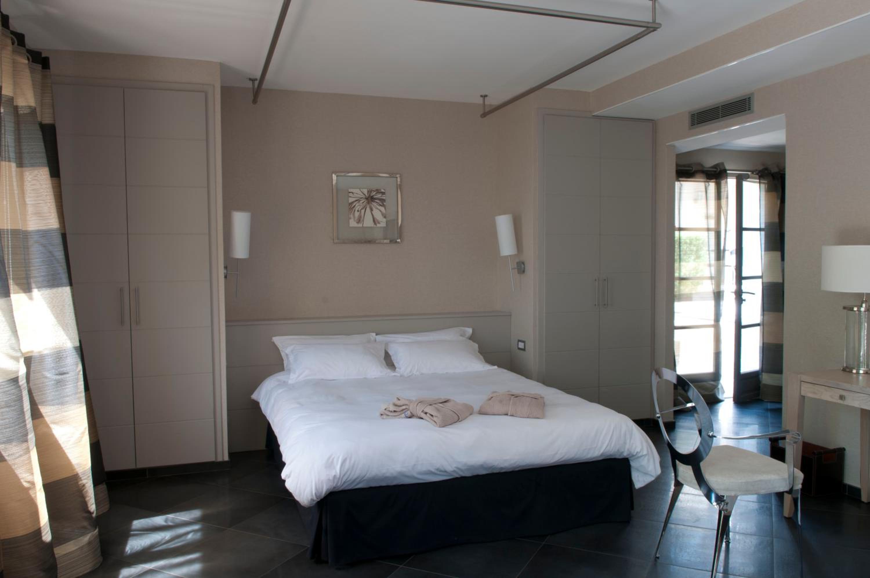 Suite, Villa