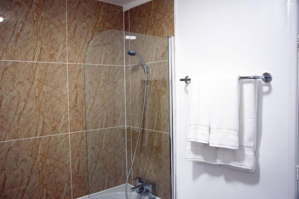 OYO Belvoir Hotel 36/39
