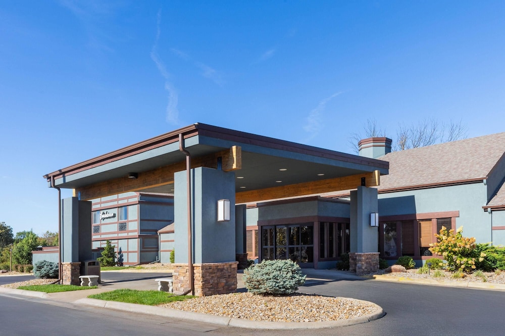 Endeavor Inn & Suites, Trademark Collection by Wyndham 2/55