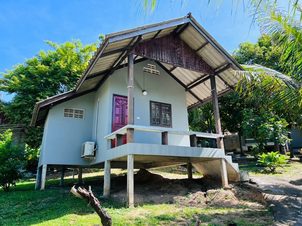 Phupha Bungalow 6/48