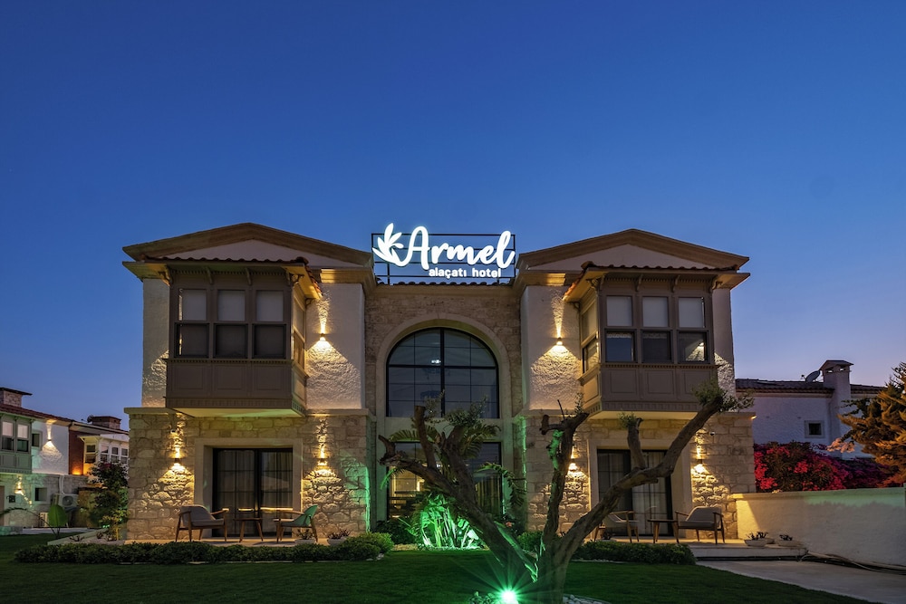 Armel Alacati (+12 Adult Only) 1/46