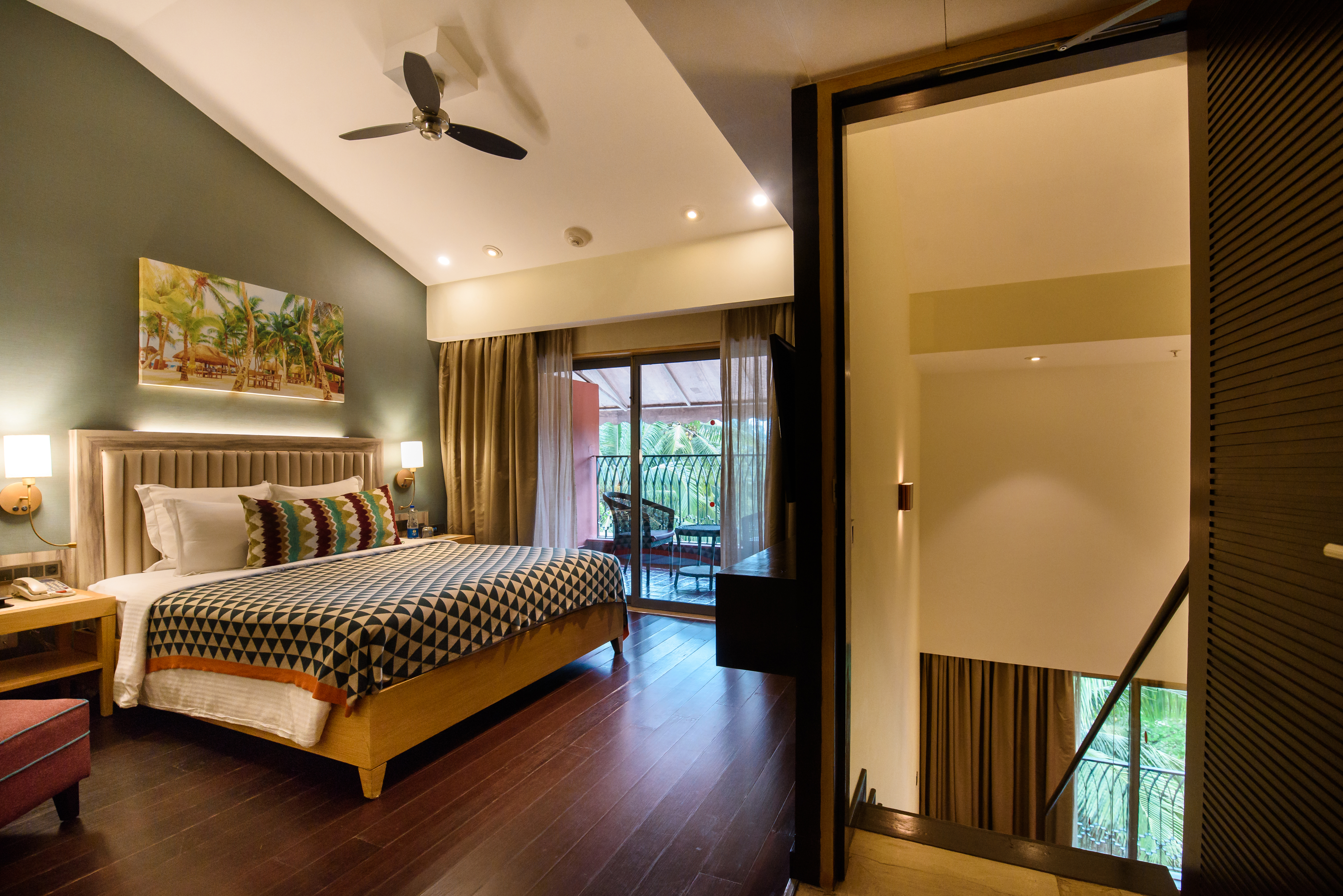 ELEGANT, SUITE