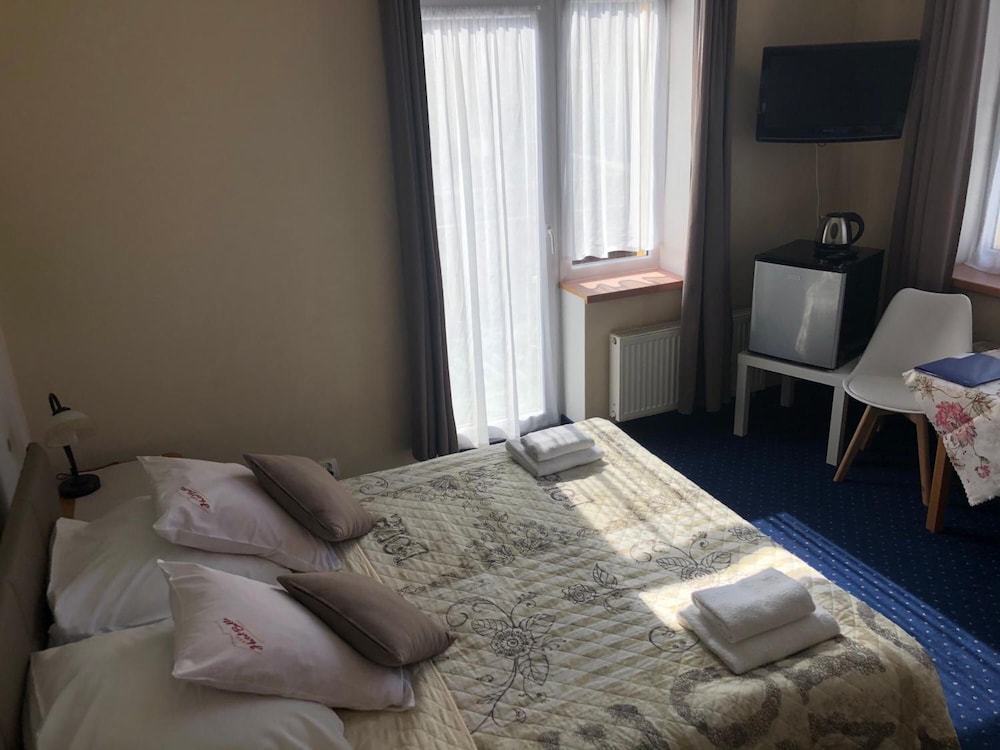Hotel Bella 28/71