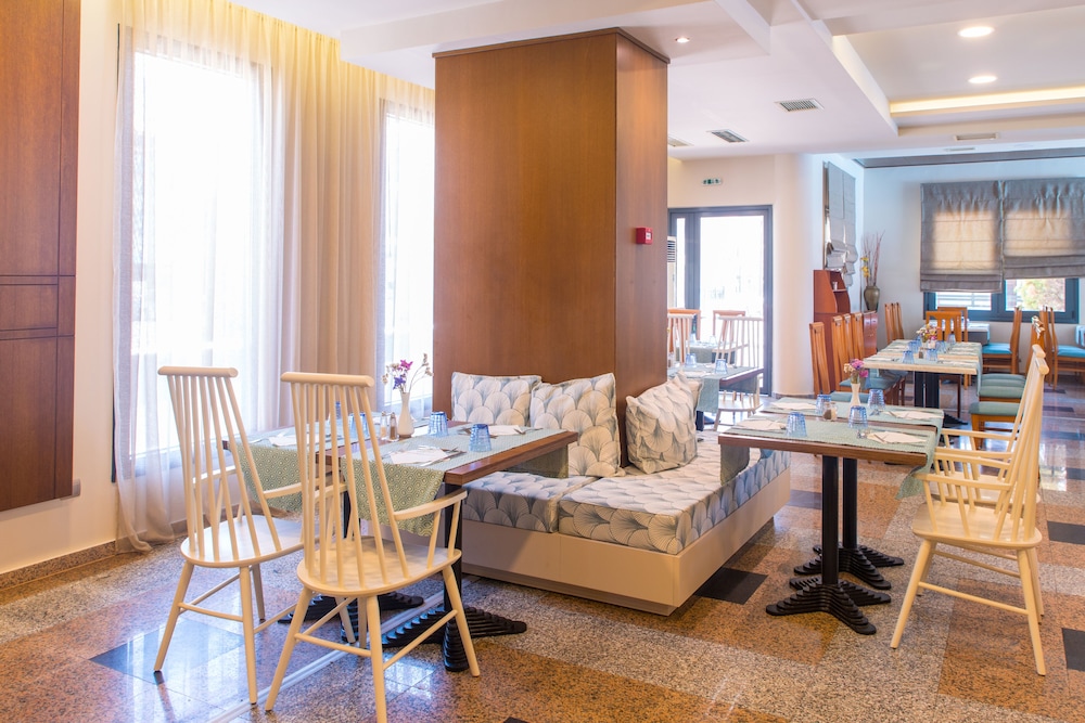 Mediterranean Resort Hotel 33/60