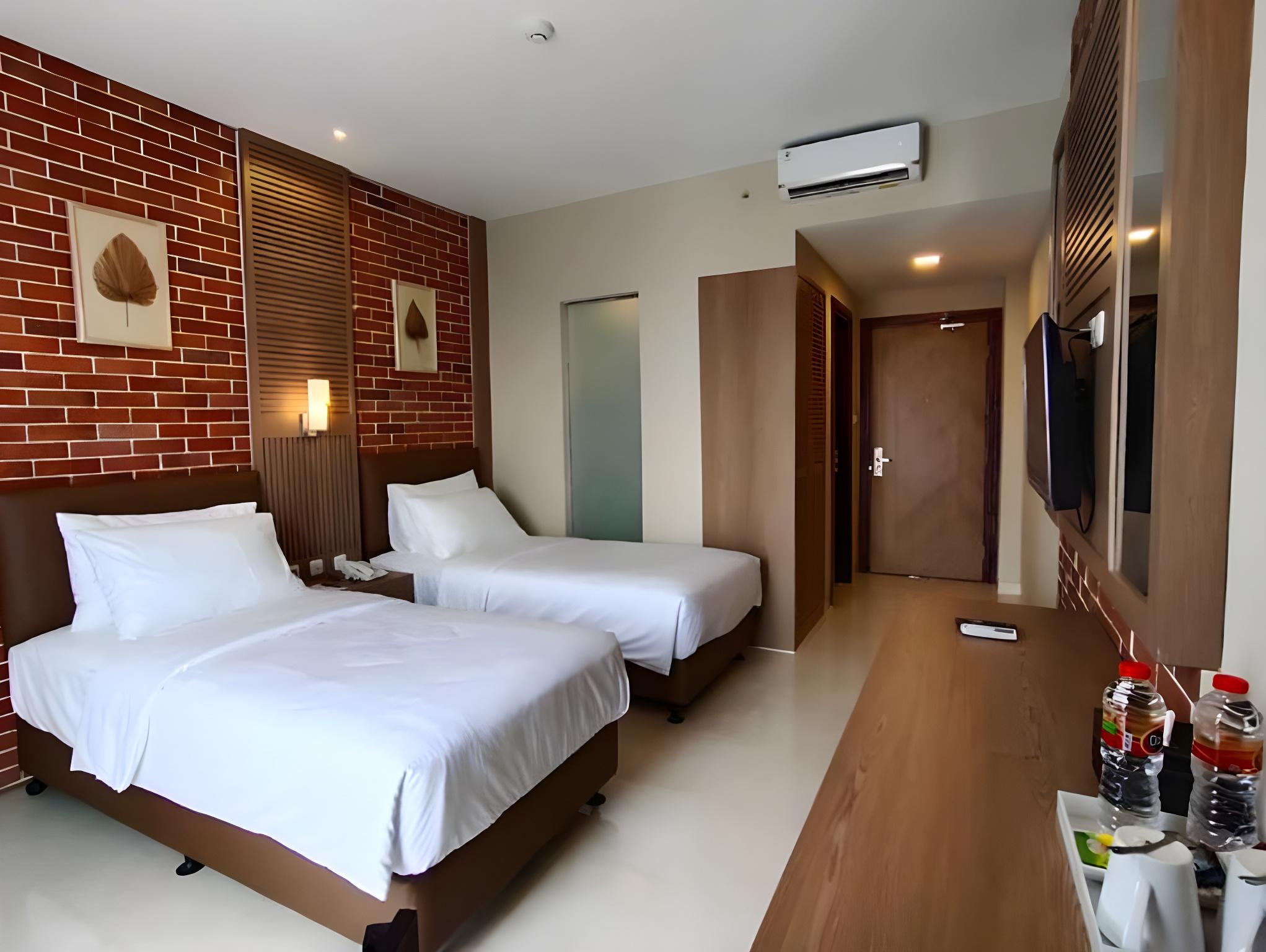 Lynn Hotel Mojokerto 7/28